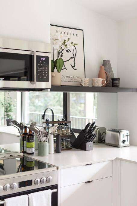 Casa Bramble Luxury 2Bed Suite Near Uofa Hospital Edmonton Ngoại thất bức ảnh