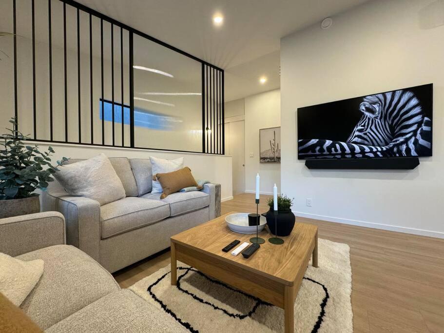 Casa Bramble Luxury 2Bed Suite Near Uofa Hospital Edmonton Ngoại thất bức ảnh